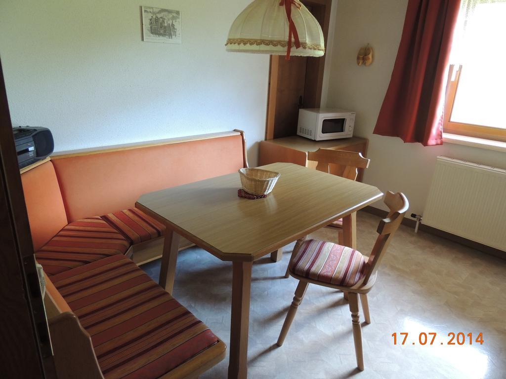 Haus Arnika Appartement Lermoos Kamer foto