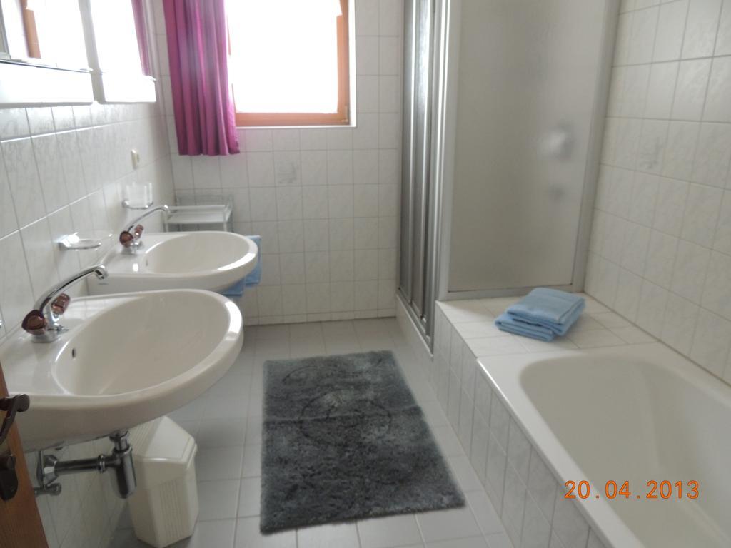 Haus Arnika Appartement Lermoos Kamer foto
